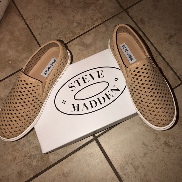 Steve Madden Shoes - Steve Madden slip-on sneakers